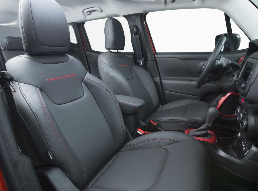 Интерьер Jeep Renegade Trailhawk (BU) 2014 года  (WW) (фото 30 из 42)
